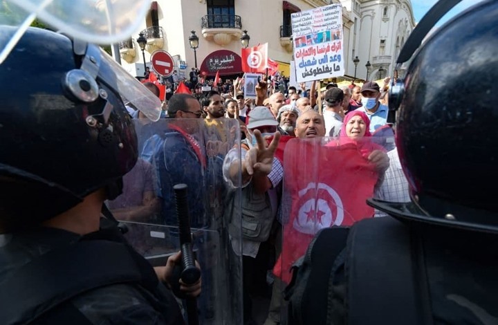 “لوموند” تدعو لاهتمام دولي بتوترات تونس و”انقلاب سعيد” “لوموند” تدعو لاهتمام دولي بتوترات تونس و”انقلاب سعيد”