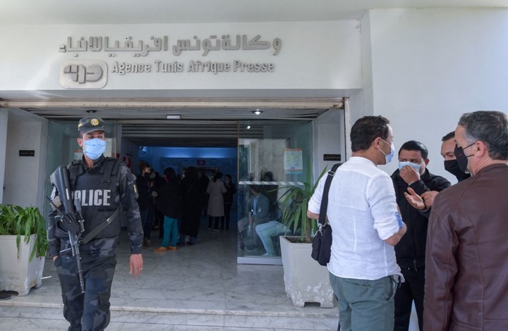 خاص عربي21: الحكومة التونسية أعلمت موظفين بتأخير الرواتب
