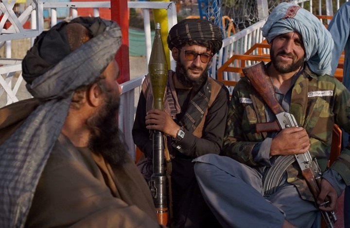 طالبان تنشر "جيش منصور" الانتحاري على حدودها