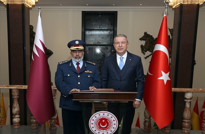 وزير الدفاع التركي يلتقي نظيره القطري لبحث قضايا مشتركة