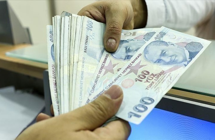 العملة التركية تقترب من قاع 9 ليرات أمام الدولار