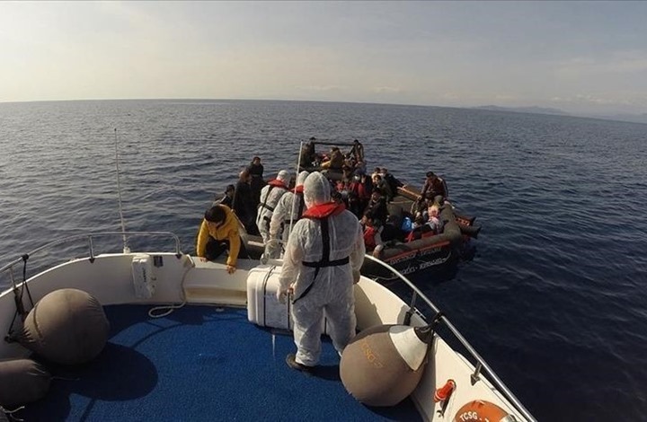 تركيا واليونان تتبادلان الاتهامات حول قوارب المهاجرين بالبحر