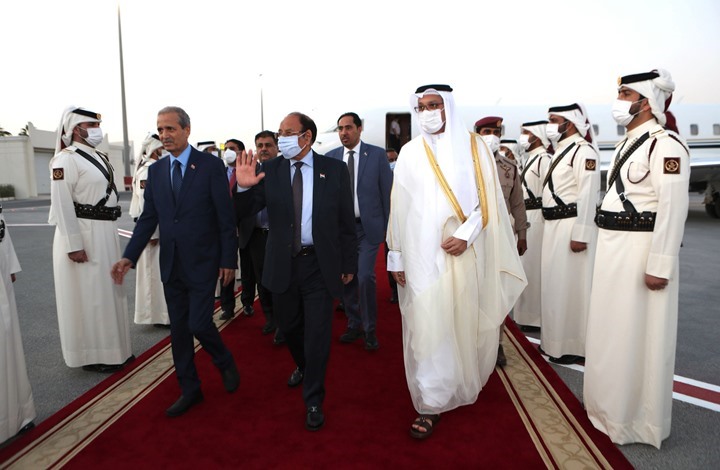 نائب الرئيس اليمني يصل الدوحة بأول زيارة منذ 4 سنوات