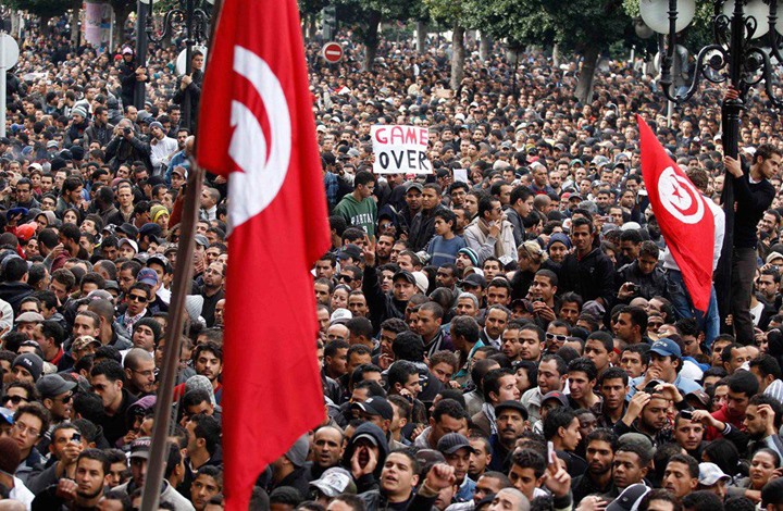 تونس تحيي الذكرى الثامنة للثورة على وقع أزمات خانقة