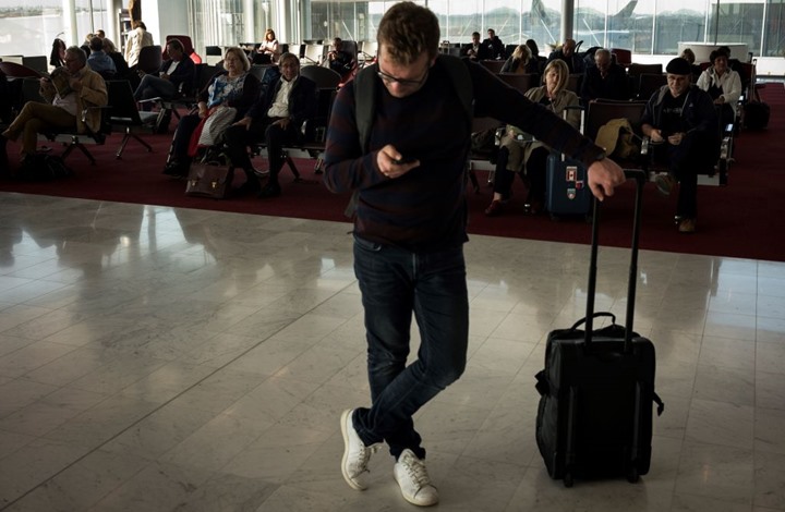 حذاء مسافرة مغربية يعرقل عمل مطار في فرنسا