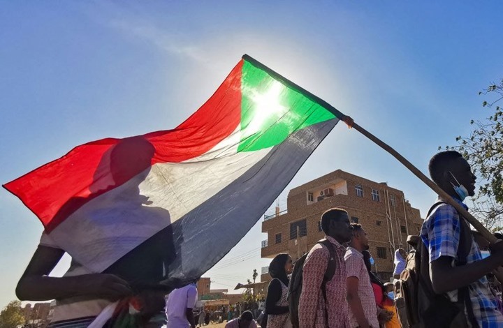 أمن السودان يفرّق متظاهرين بالخرطوم بالغاز المسيل للدموع