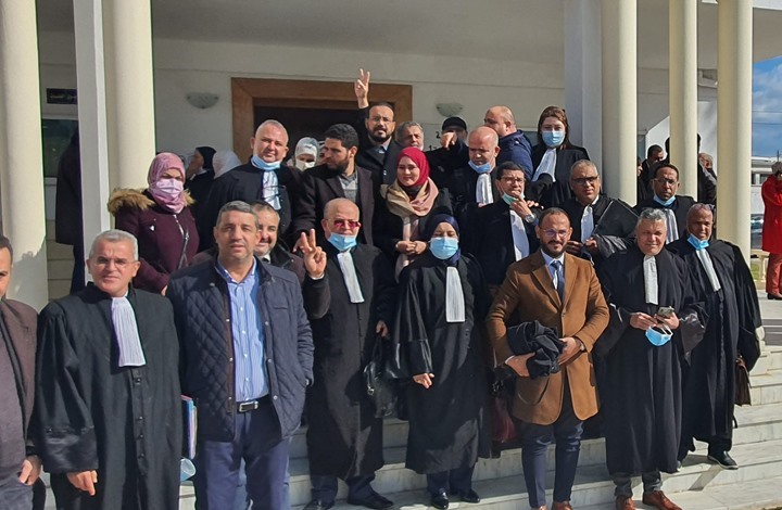 محكمة تونسية تطلق سراح برلمانيين بعد أشهر من الاعتقال