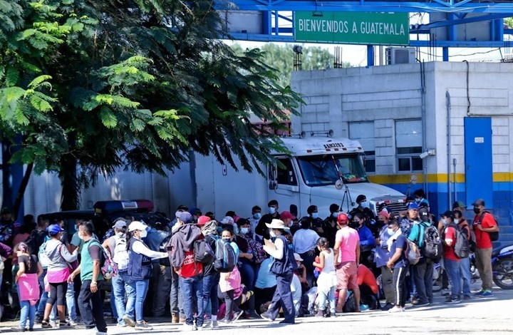 مهاجرون يستعدون لرحلة خطيرة من هندوراس إلى أمريكا
