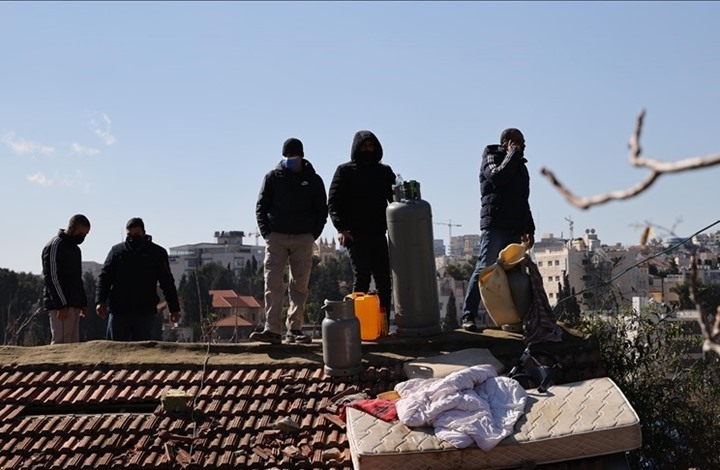 الاحتلال يهدم منزل عائلة فلسطينية بالشيخ جراح (شاهد)