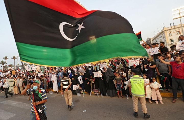 تظاهرات في مدن ليبية ضد المؤسسات السياسية وحفتر يرفضها