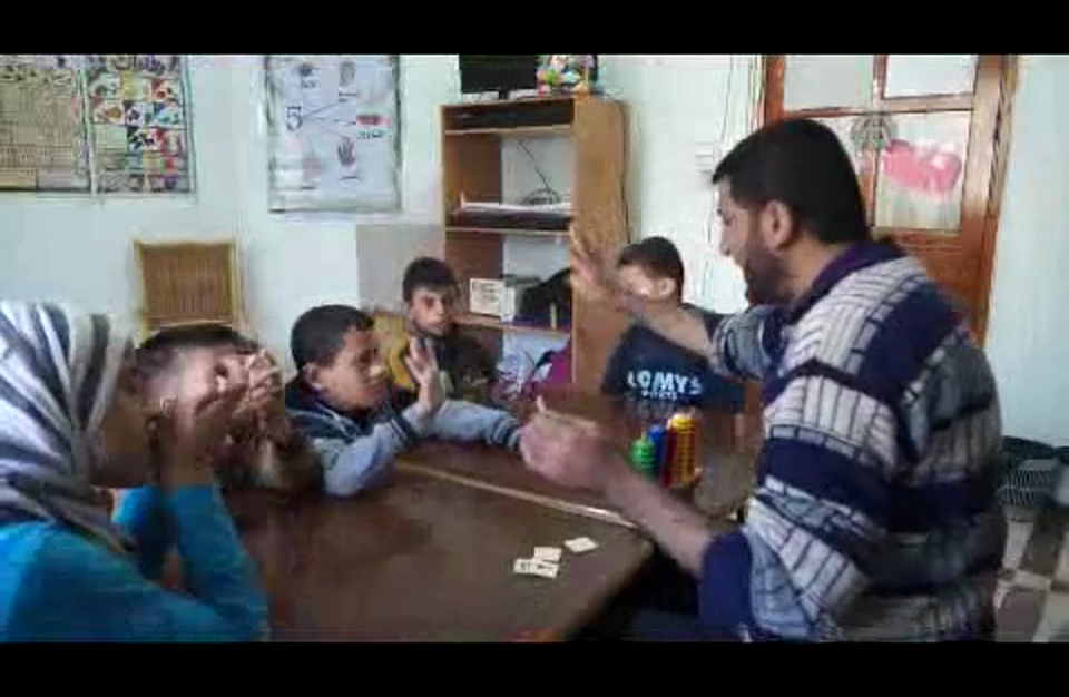 مرضى التوحد بغزة يعانون آلام الحصار (فيديو)