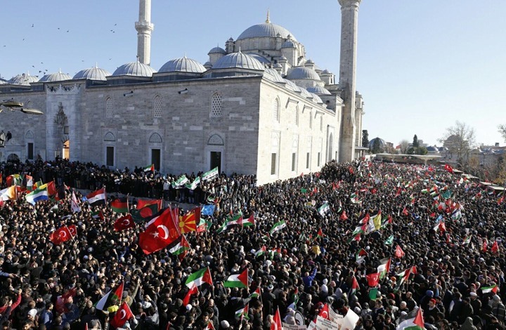 مظاهرات حاشدة في عدة مدن تركية رفضا لقرار ترامب (شاهد)