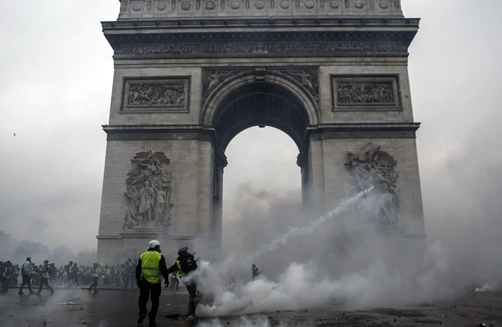 كلفة باهظة لإصلاح قوس النصر بباريس بعد تضرره بالاحتجاجات
