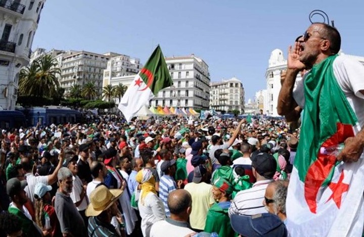 ثلاثة أسابيع دون مسيرات هل توقف الحراك بالجزائر