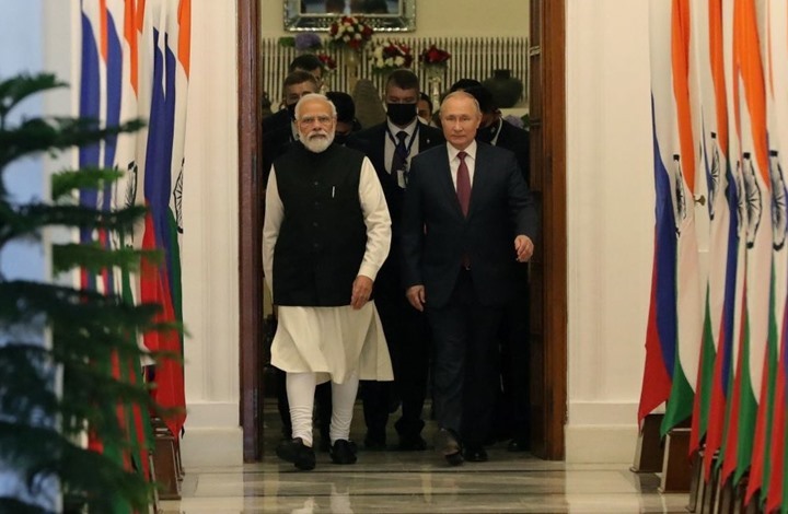 اتفاقات تجارية وصفقات أسلحة خلال زيارة بوتين للهند