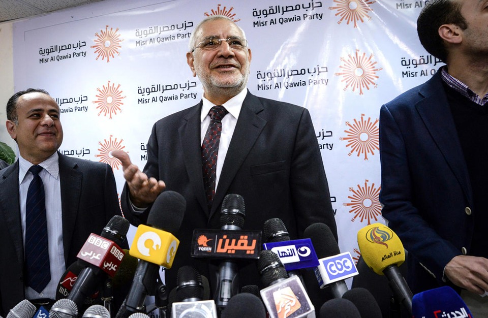 مطالب بالقبض على "أبو الفتوح" وحل حزب "مصر القوية"