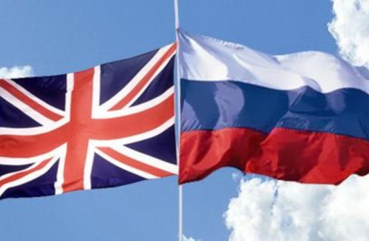 الغارديان: بريطانيا وروسيا أعداء بأوكرانيا وكلاهما يريد تعطيل أوروبا