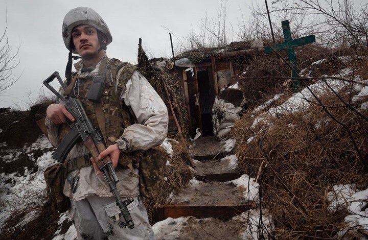 موسكو تواصل الضغط بدونباس.. والناتو يبحث تسليح كييف