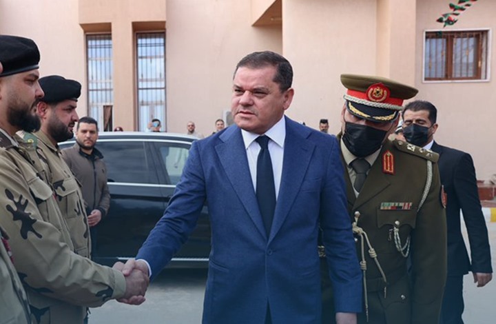 لم استبعدت مصر الدبيبة من زيارات الأطراف الليبية؟