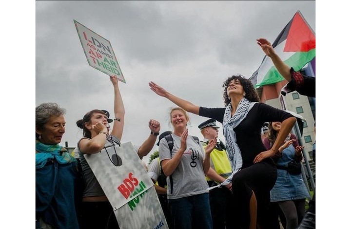 جامعة بريطانية تبرئ ناشطة فلسطينية من تهم معاداة السامية