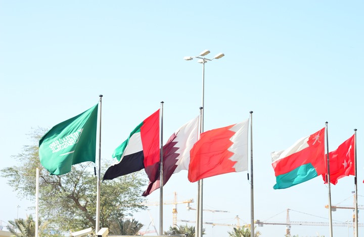 دول الخليج تواجه العجز المالي في 2018 بالخصخصة وبيع المرافق