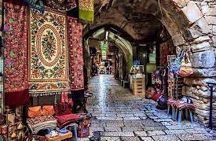 سوق القطانين التاريخي يؤكد تمسكه بهوية القدس ويقاوم التهويد