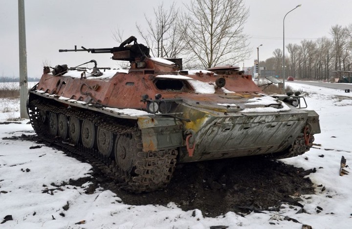 NYT: الأوكرانيون يظهرون مقاومة شجاعة عرقلت الهجوم الروسي