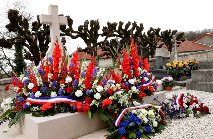 تعرض مقبرة شارل ديغول في فرنسا للتخريب