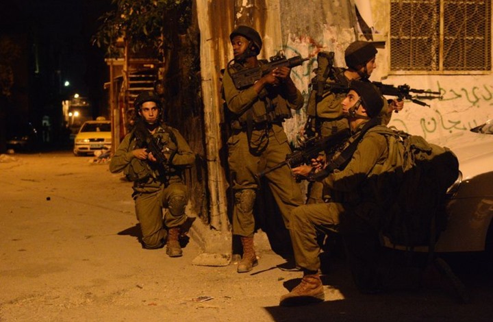 الاحتلال يشن حملة اعتقال واسعة بالضفة طالت 30 فلسطينيا