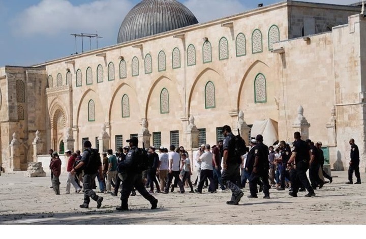 "علماء فلسطين" تحذر من إحياء الأعياد اليهودية داخل الأقصى