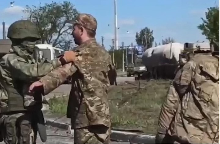 نقل ألف جندي أوكراني إلى روسيا للتحقيق معهم