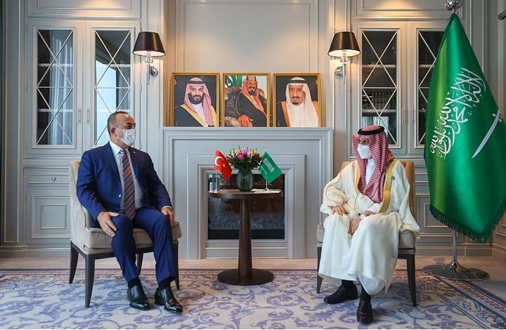 وزيرا خارجية السعودية وتركيا يلتقيان في طشقند (صورة)
