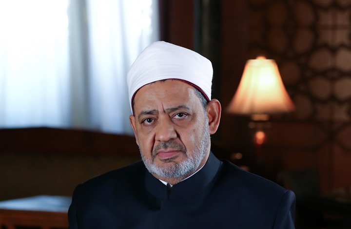 الحسيني: الطيب عضو بحزب مبارك وأعاد التطرف للأزهر (فيديو)