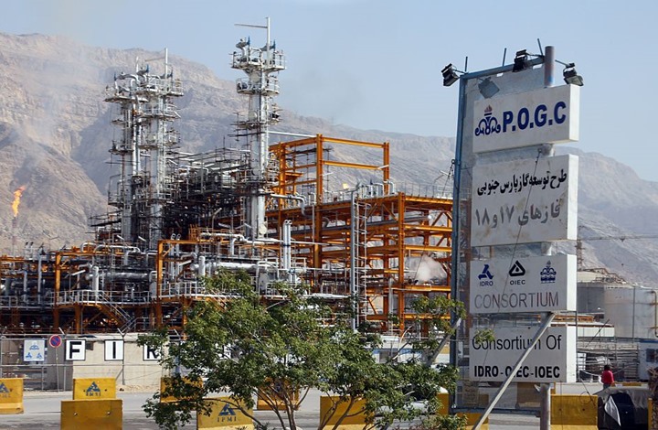 إيران تعيد إحياء مشروع خط أنابيب لنقل الغاز لسلطنة عمان