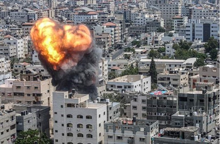 لليوم الثالث.. الاحتلال يواصل عدوانه على غزة (شاهد)