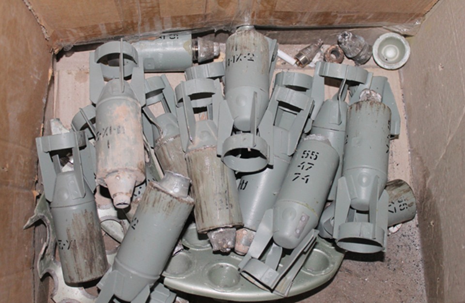 عنقودية قنابل القنابل العنقودية: