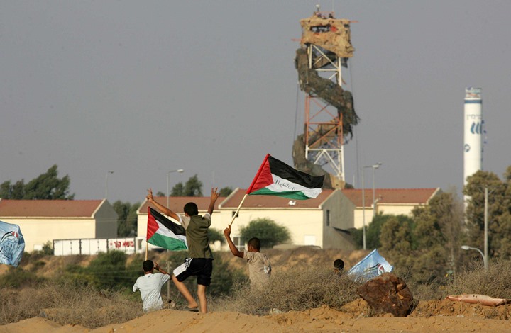 كاتب إسرائيلي يصف الانسحاب من غزة بـ"الخطوة الحمقاء"