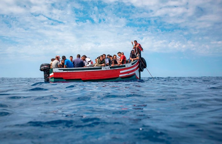 محكمة إسبانية تمنح الجنسية لطفلة وُلدت بقارب مهاجرين