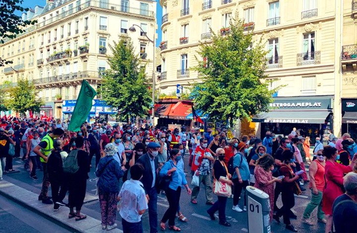 مظاهرات في باريس ضد سياسات حكومة ماكرون (شاهد)