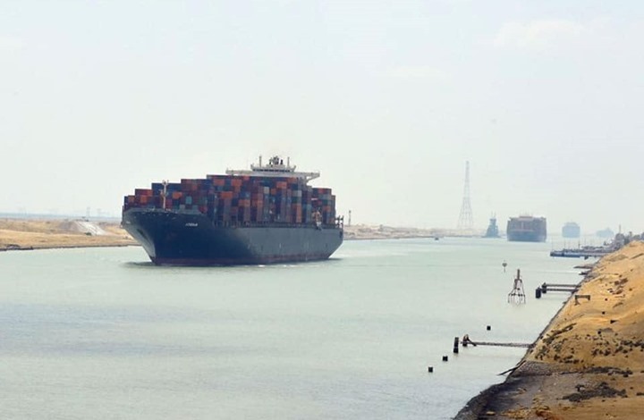 Die Wiederaufnahme der Schifffahrt im Suezkanal nach der Flotation des gestrandeten Schiffes (Zeuge)