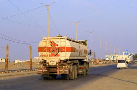 الحوثيون يمهلون شركات نفطية لوقف عملها ويهددون باستهدافها