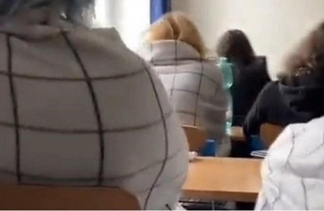 مدرسة في التشيك توزع البطانيات على الطلاب بسبب نقص الغاز
