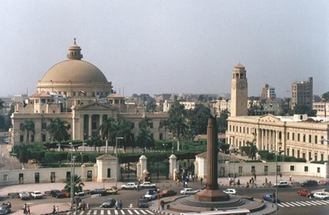التوسع بإنشاء جامعات أهلية بمصر يثير مخاوف خصخصة التعليم