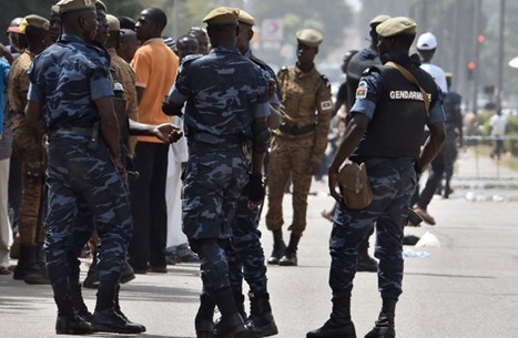 متمردون يحتجزون رئيس بوركينا فاسو في معسكر للجيش