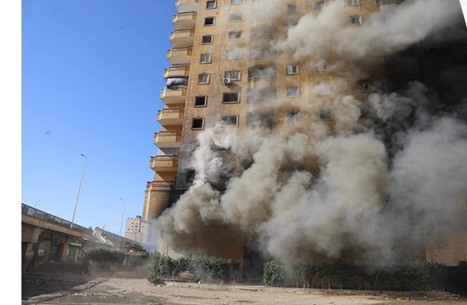 حريق بعقار في مصر مستمر منذ 6 أيام (شاهد)
