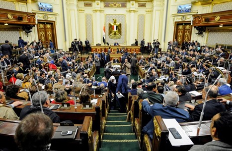 رفع الحصانة عن نائب في برلمان مصر أصدر شيكا بدون رصيد