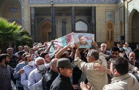 طهران تشيّع جثمان العقيد خدائي وتتعهد بالانتقام