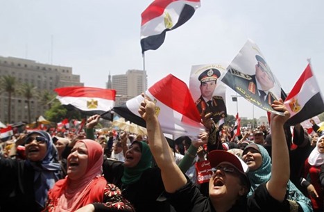 بين "إنجازات" وأزمات يعيشها المصريون.. "30 يونيو" في 9 سنوات