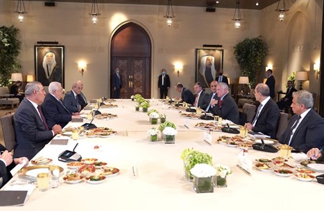 ملك الأردن يبحث مع عباس "انعكاسات حل الكنيست على السلام"