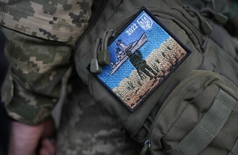 روسيا تسلم أوكرانيا جزيرة استراتيجية.. و17 قتيلا قرب أوديسا